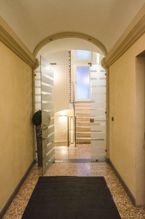 Azeglio Apartment, A Due Passi Da Piazza Maggiore Bologna Exteriör bild