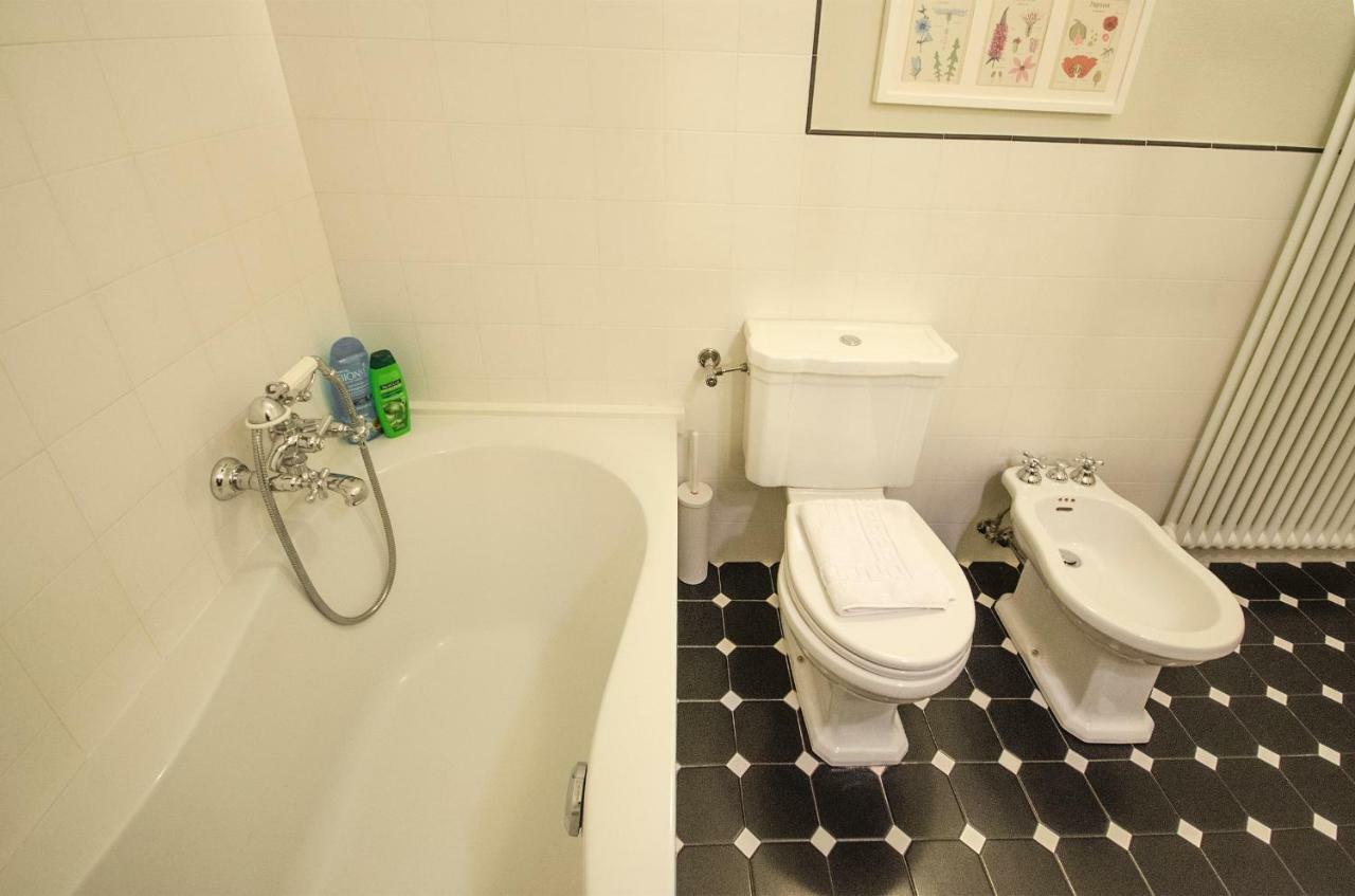 Azeglio Apartment, A Due Passi Da Piazza Maggiore Bologna Exteriör bild