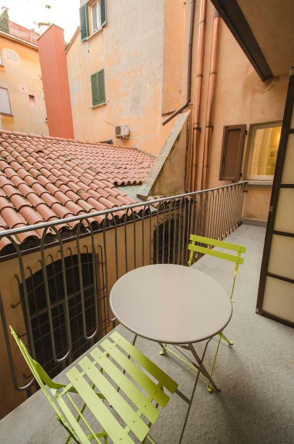 Azeglio Apartment, A Due Passi Da Piazza Maggiore Bologna Exteriör bild
